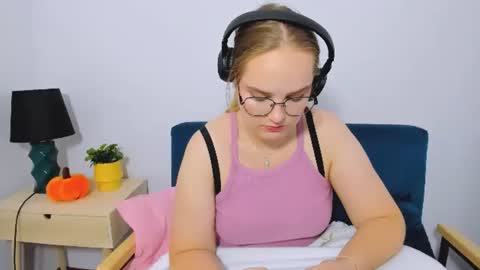 alicesensitive online show from 11/04/25, 12:04