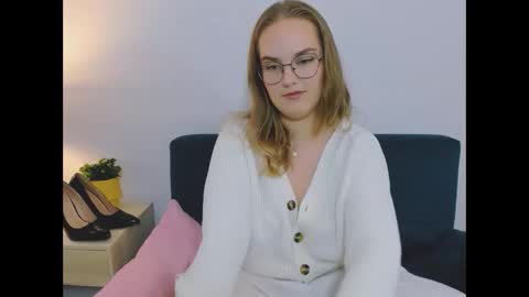 alicesensitive online show from 12/02/25, 04:35