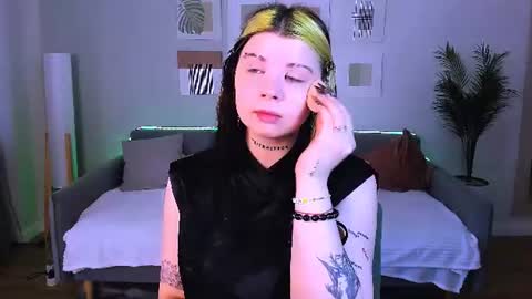 Snapshot of alicespencery chatting on 06/14/26, 11:12 Your dear Alice online show from 06/14/26, 11:12