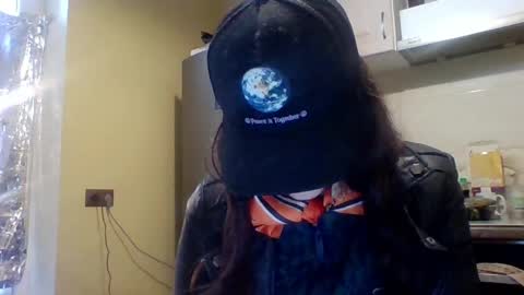 Snapshot of alicetailorrr chatting on 05/05/26, 06:43 AliceTailorrr online show from 05/05/26, 06:43