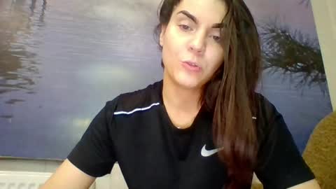 Snapshot of alicetailorrr chatting on 05/16/26, 02:49 AliceTailorrr online show from 05/16/26, 02:49