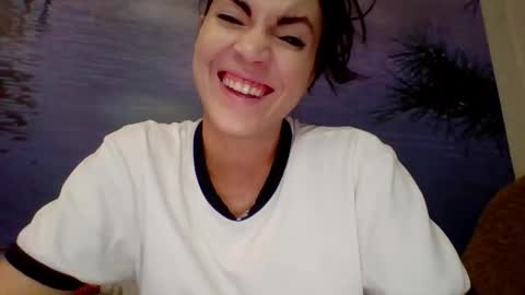Snapshot of alicetailorrr chatting on 05/25/26, 11:33 AliceTailorrr online show from 05/25/26, 11:33