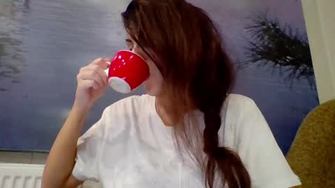 Snapshot of alicetailorrr chatting on 06/03/26, 06:46 AliceTailorrr online show from 06/03/26, 06:46