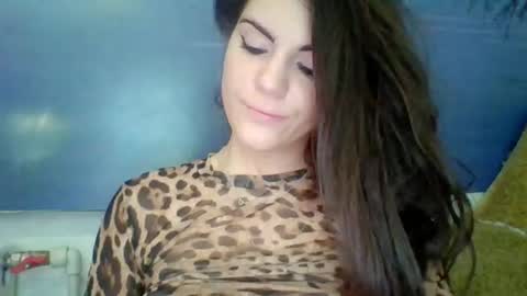 Snapshot of alicetailorrr chatting on 06/11/26, 02:53 AliceTailorrr online show from 06/11/26, 02:53