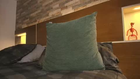 Snapshot of alicewillow chatting on 01/17/26, 10:24 Alice online show from 01/17/26, 10:24