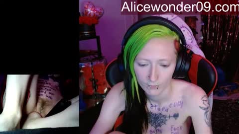 Snapshot of alicewonder52 chatting on 02/15/26, 08:35 Alice online show from 02/15/26, 08:35