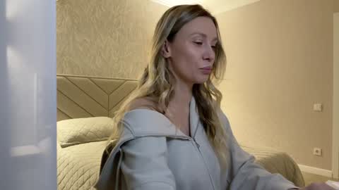 Snapshot of alicewonders_ chatting on 01/09/25, 07:40 Alice online show from 01/09/25, 07:40