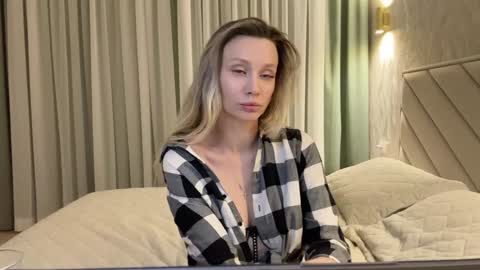 Snapshot of alicewonders_ chatting on 01/18/25, 10:39 Alice online show from 01/18/25, 10:39