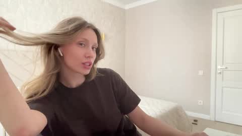 Snapshot of alicewonders_ chatting on 02/17/25, 08:09 Alice online show from 02/17/25, 08:09