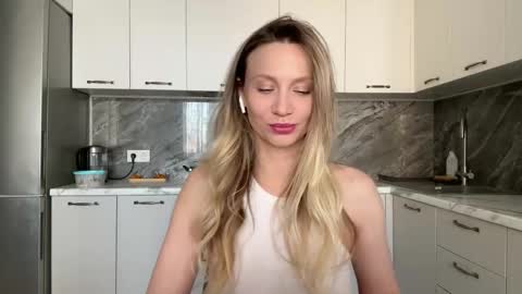 Snapshot of alicewonders_ chatting on 02/20/25, 09:44 Alice online show from 02/20/25, 09:44