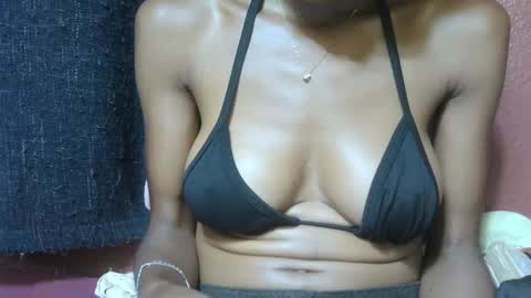 alicia253177 online show from 03/12/25, 10:37