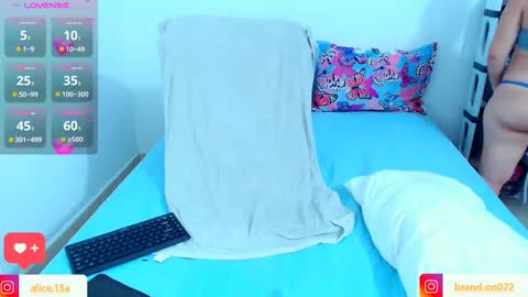CATALINA Y ANDRES online show from 03/11/25, 11:15