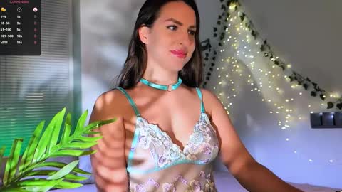 Alicia online show from 10/22/25, 07:35