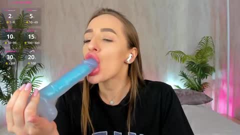 Mia online show from 02/21/25, 05:13