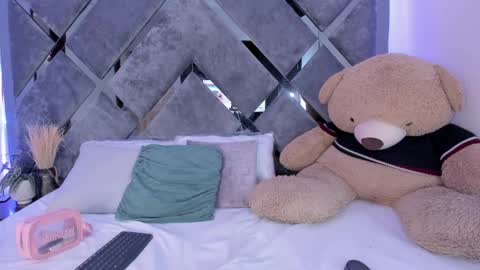 Alice  online show from 01/17/25, 01:35