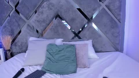 Alice  online show from 01/18/25, 05:59