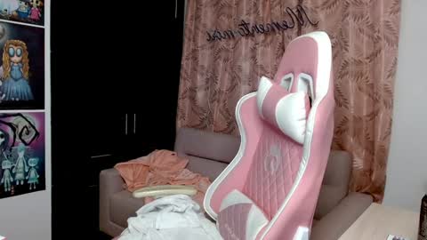 Snapshot of alicia_key_ chatting on 12/12/24, 05:42 ALICIA online show from 12/12/24, 05:42