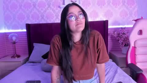 Alicia  online show from 05/04/26, 08:38