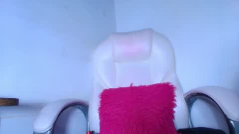 Alicia Kyse  online show from 01/14/25, 06:02