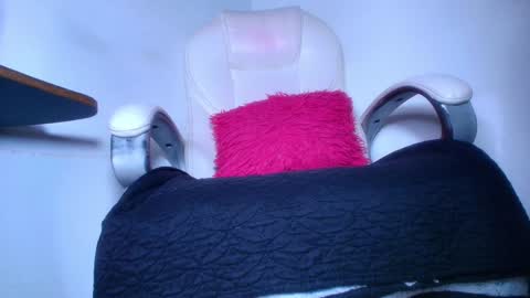 Alicia Kyse  online show from 01/28/25, 03:04