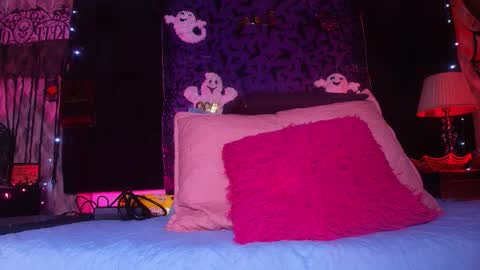 Alicia Kyse  online show from 10/16/25, 03:18