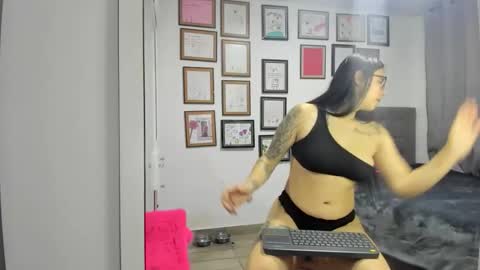 alicia_rainbow online show from 05/18/26, 04:07