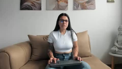 Snapshot of alicia_rainbow chatting on 05/26/26, 06:26 alicia_rainbow online show from 05/26/26, 06:26