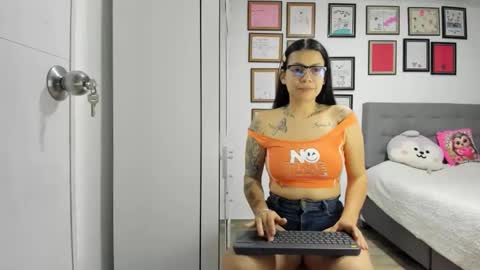 Snapshot of alicia_rainbow chatting on 06/11/26, 03:04 alicia_rainbow online show from 06/11/26, 03:04