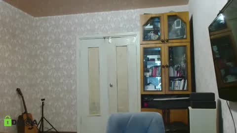 Alicia online show from 12/19/24, 04:23