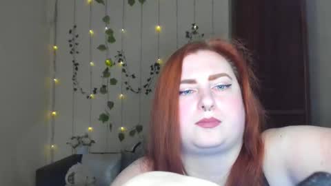 Snapshot of alicia_side_red chatting on 05/04/26, 11:28 Alicia online show from 05/04/26, 11:28