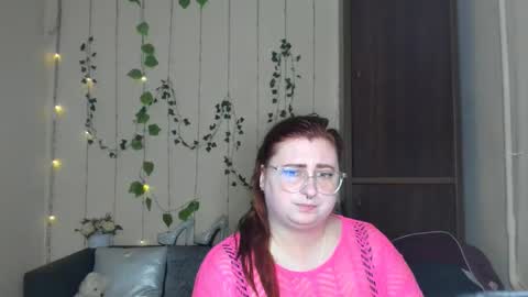Snapshot of alicia_side_red chatting on 05/14/26, 06:42 Alicia online show from 05/14/26, 06:42