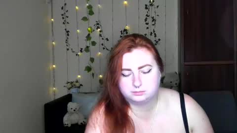 Snapshot of alicia_side_red chatting on 05/28/26, 05:38 Alicia online show from 05/28/26, 05:38