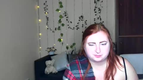 Snapshot of alicia_side_red chatting on 06/03/26, 02:33 Alicia online show from 06/03/26, 02:33