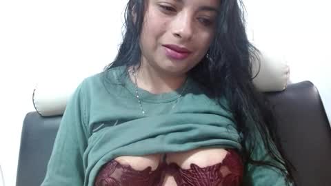 Snapshot of alicia_va chatting on 03/12/26, 04:13 Alice online show from 03/12/26, 04:13