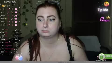Snapshot of aliciaaared_kis chatting on 06/16/26, 11:24 Alicia online show from 06/16/26, 11:24