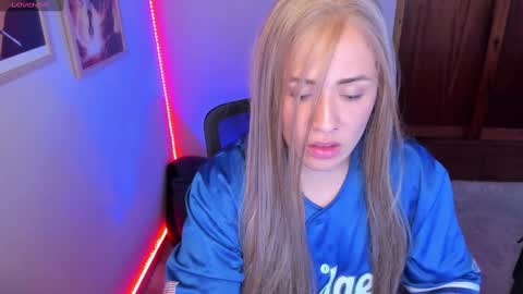 Snapshot of aliciaballard chatting on 12/18/24, 06:46 Jennyfer online show from 12/18/24, 06:46