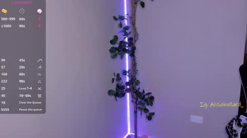 Snapshot of aliciaballard chatting on 02/19/25, 10:53 Jennyfer online show from 02/19/25, 10:53