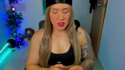 Snapshot of aliciaballard chatting on 10/09/25, 08:40 Jennyfer online show from 10/09/25, 08:40