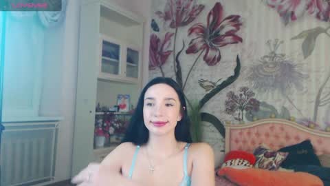 Snapshot of aliciabow chatting on 12/20/24, 04:25 Veronica online show from 12/20/24, 04:25