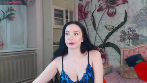 Snapshot of aliciabow chatting on 02/20/25, 05:07 Veronica online show from 02/20/25, 05:07