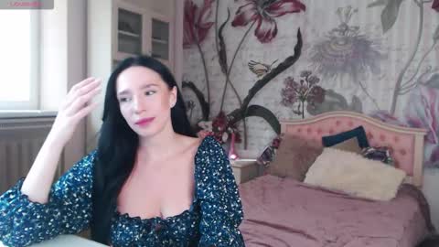 Snapshot of aliciabow chatting on 09/17/25, 12:40 Veronica online show from 09/17/25, 12:40