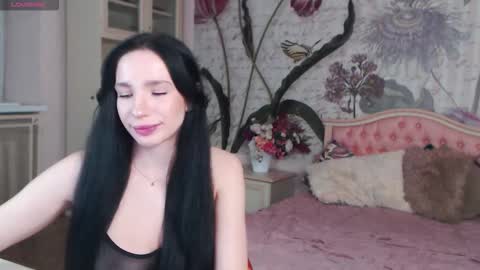 Snapshot of aliciabow chatting on 11/10/25, 02:38 Veronica online show from 11/10/25, 02:38