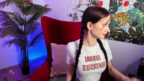 Snapshot of aliciacore chatting on 05/12/26, 05:37 Alicia online show from 05/12/26, 05:37