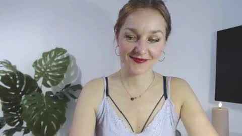 Snapshot of alicialux chatting on 03/11/26, 07:03 Alicia online show from 03/11/26, 07:03