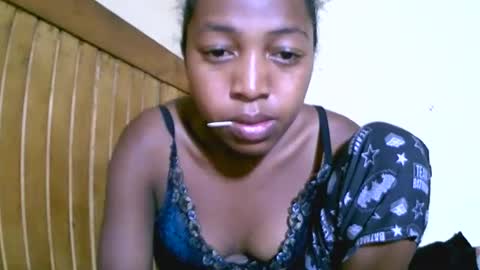 alicianah online show from 10/03/25, 07:33