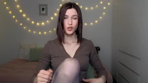 Snapshot of alicianoveli chatting on 05/28/26, 04:37 alicianoveli online show from 05/28/26, 04:37