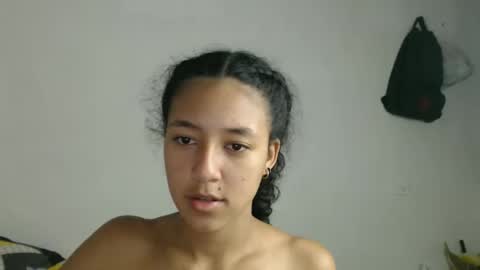 Snapshot of alicie_sexy_hot_20 chatting on 02/11/25, 04:44 ana online show from 02/11/25, 04:44