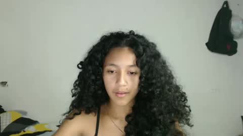 Snapshot of alicie_sexy_hot_20 chatting on 02/21/25, 07:23 ana online show from 02/21/25, 07:23