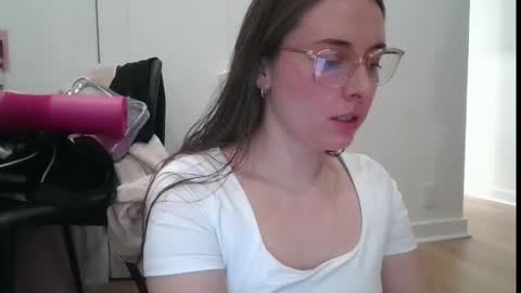 Snapshot of alicjababexo chatting on 06/02/26, 05:31 alicjateenpolish online show from 06/02/26, 05:31