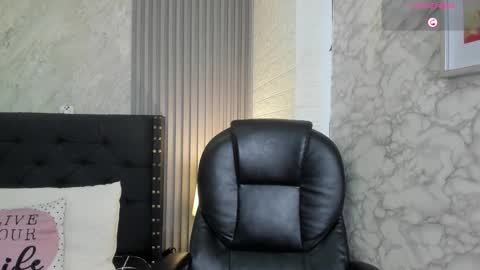 Snapshot of alicy__torres chatting on 03/21/26, 11:48 alicya online show from 03/21/26, 11:48
